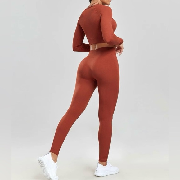 Womens Two Pieces Solid Seamless Long Sleeve Crop Top And Legging - Picture 2 of 4